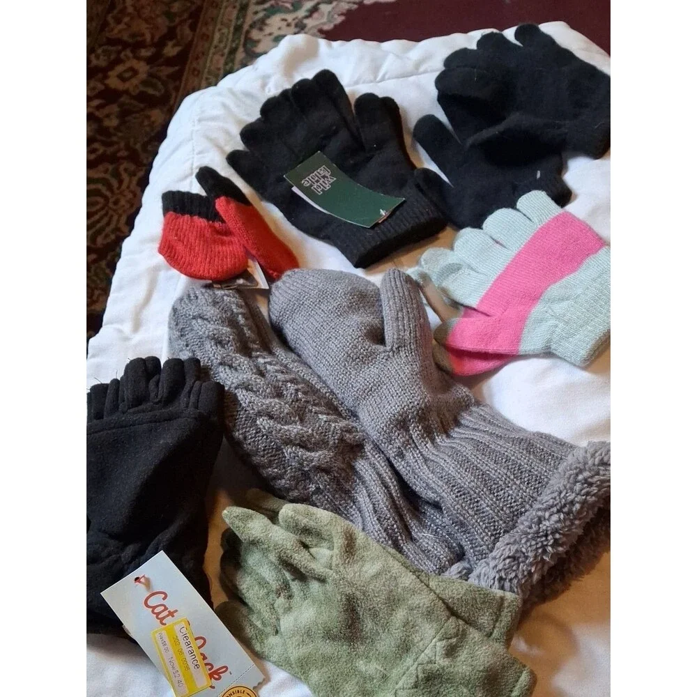 Lot Of Seven Gloves And Mittens Children's (Mis427)